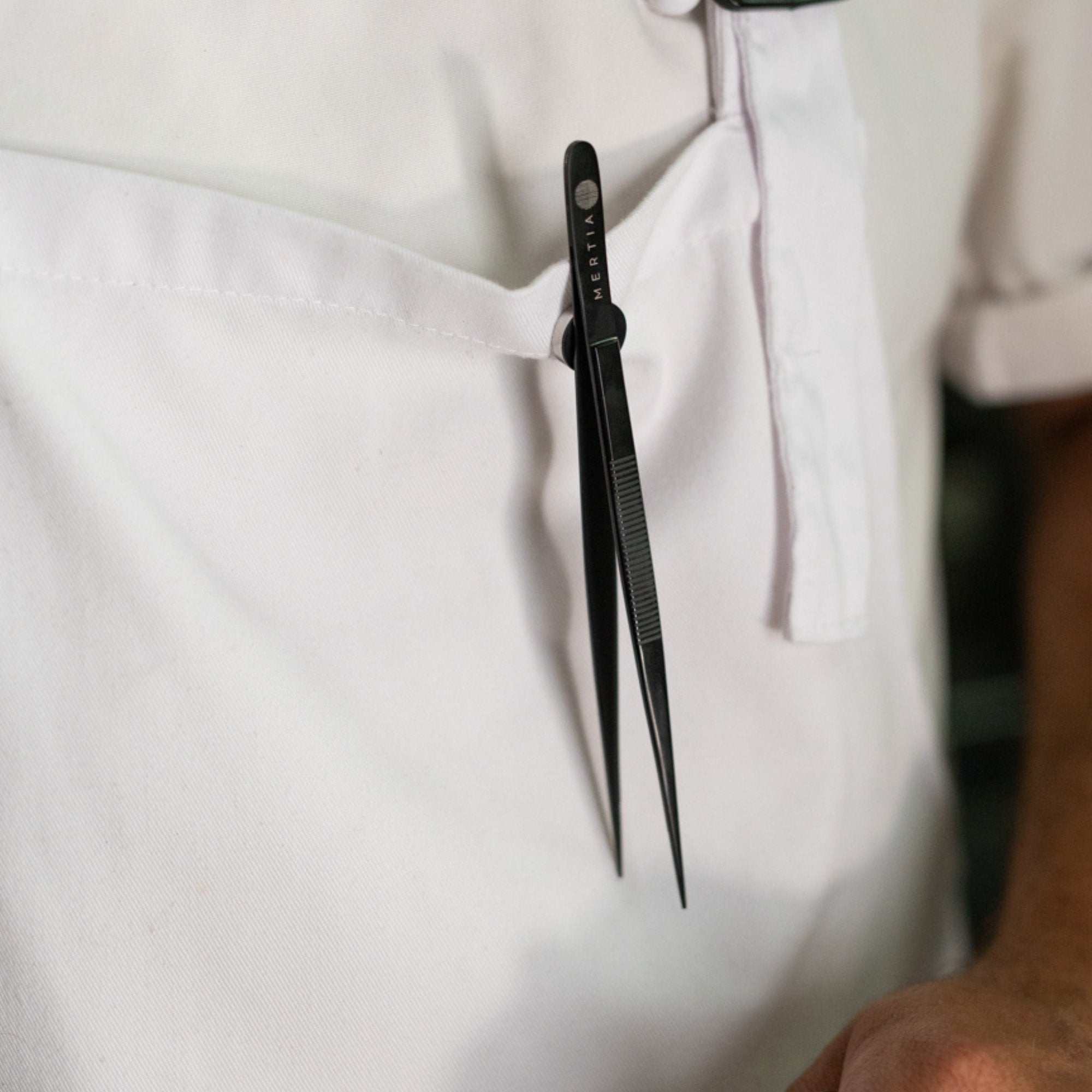 Small Straight SuperFine Tweezers & Holdfast Magnetic Pin Bundle