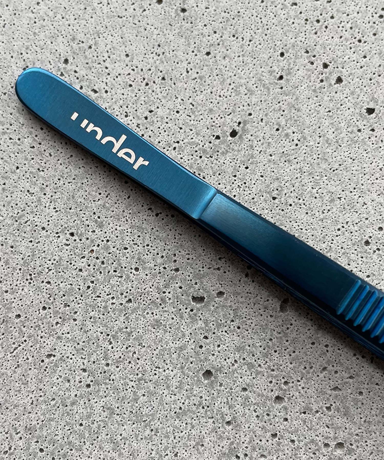 Blue Metallic Kitchen Tweezers Engraved with the Restaurant logo - Under.